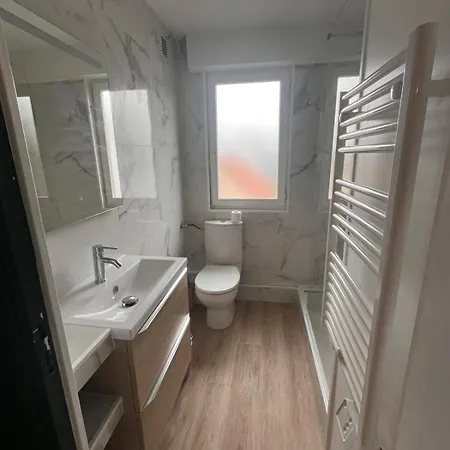 New, T2 Neuf Proche Parlement Apartament