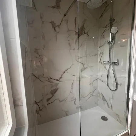 New, T2 Neuf Proche Parlement ストラスブール